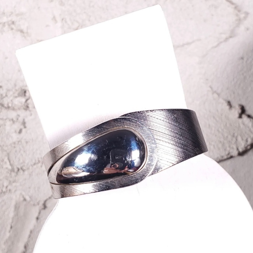 Vtg ‘70s Sarah Coventry Hinged Cuff Bracelet
